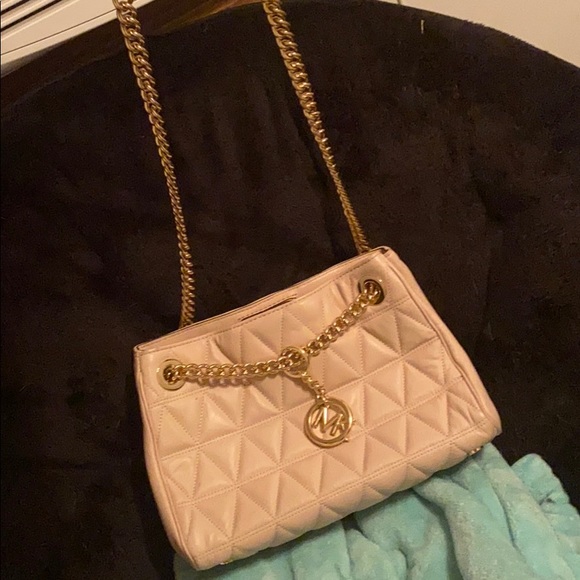 Michael Kors Handbags - MICHAEL KORS CROSS BODY CHAIN PURSE